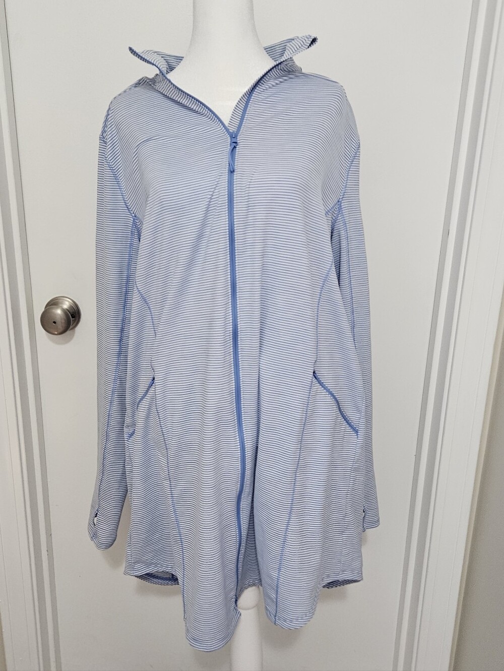 Duluth Trading Co Womens Pier Genius Dress XL Light Blue Striped Full Zip‎ Tunic